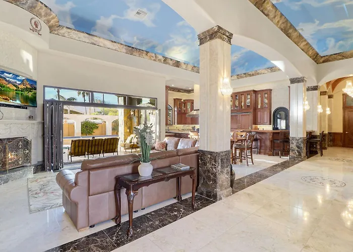 8,000 Sqf - Sport Court, 2 Pools, Golf & Holiday home *