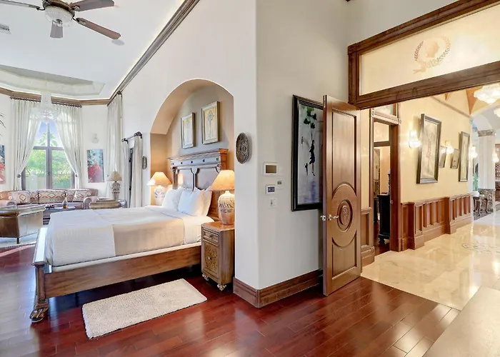 Holiday home 8,000 Sqf - Sport Court, 2 Pools, Golf & Scottsdale